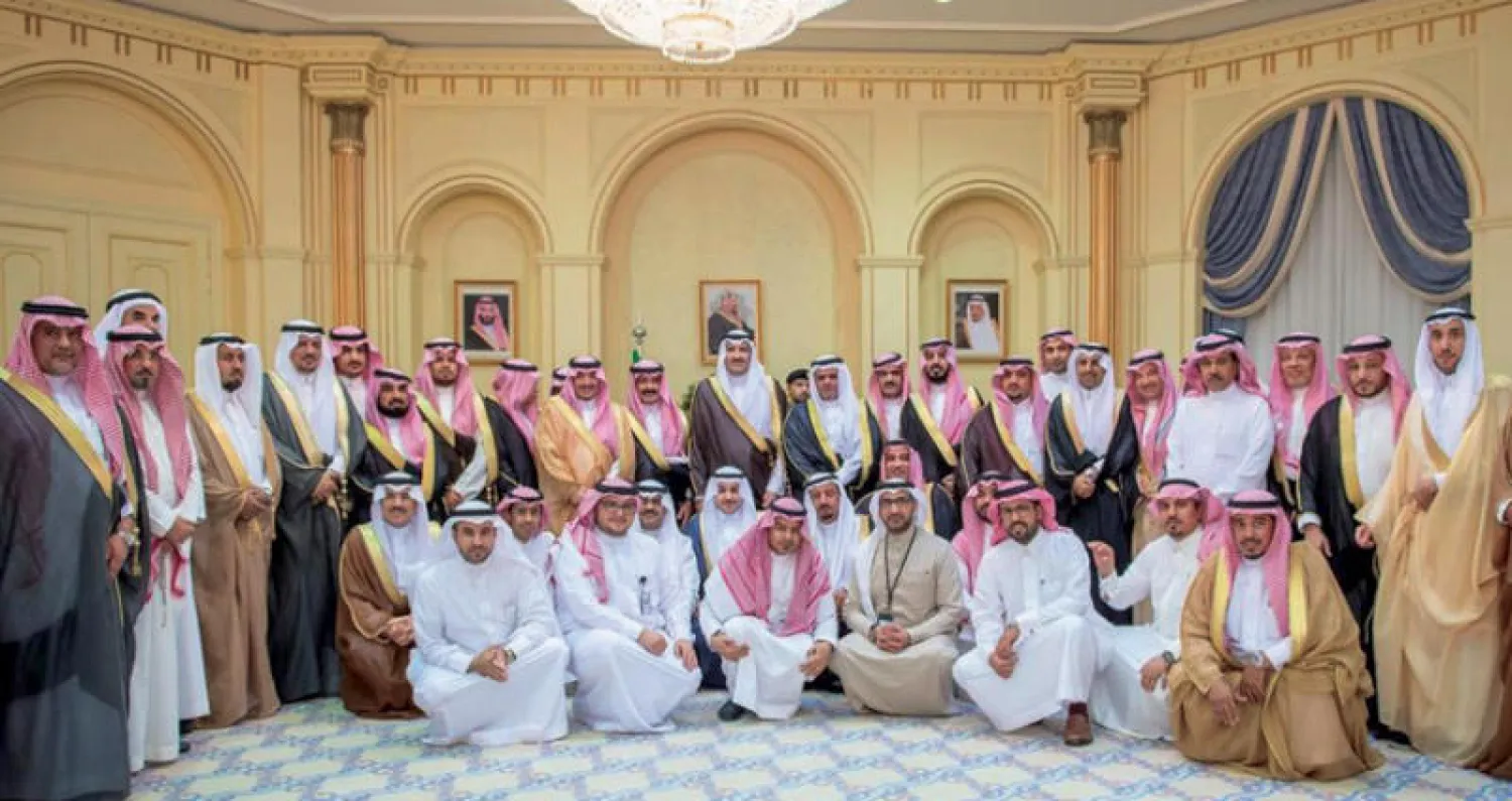 الأمير فيصل خلال لقائه رؤساء وممثلي الغرف السعودية أمس