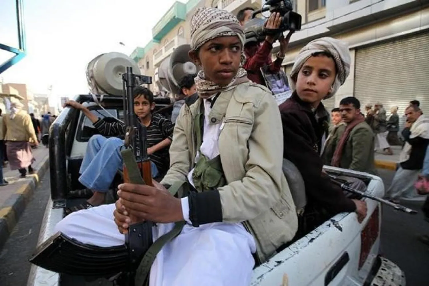 Husilerin, çocukları Yemen savaşında cephelere alması uluslararası açıdan kınandı (Reuters)