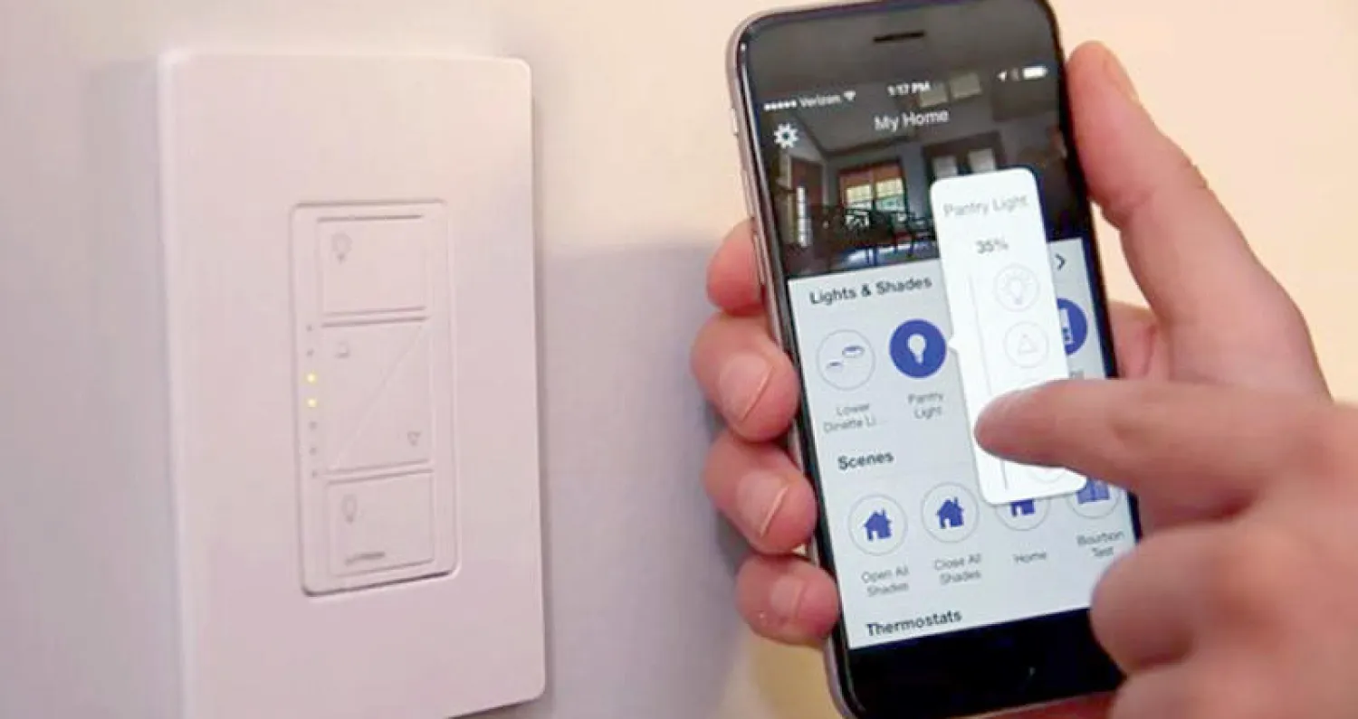 مجموعة «لوترون كاسيتا» اللاسلكية الجدارية للإضاءة الذكية