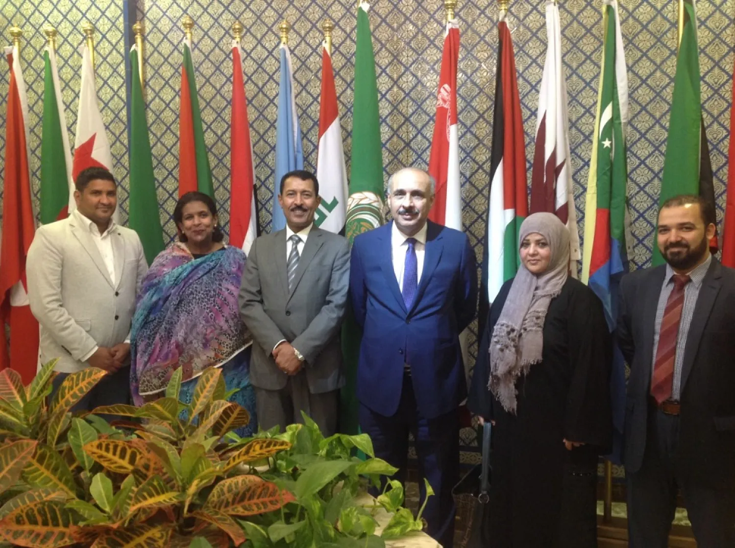Arab League head of economic relations Thamer al-Ani with the Yemeni delegation. (KUNA)