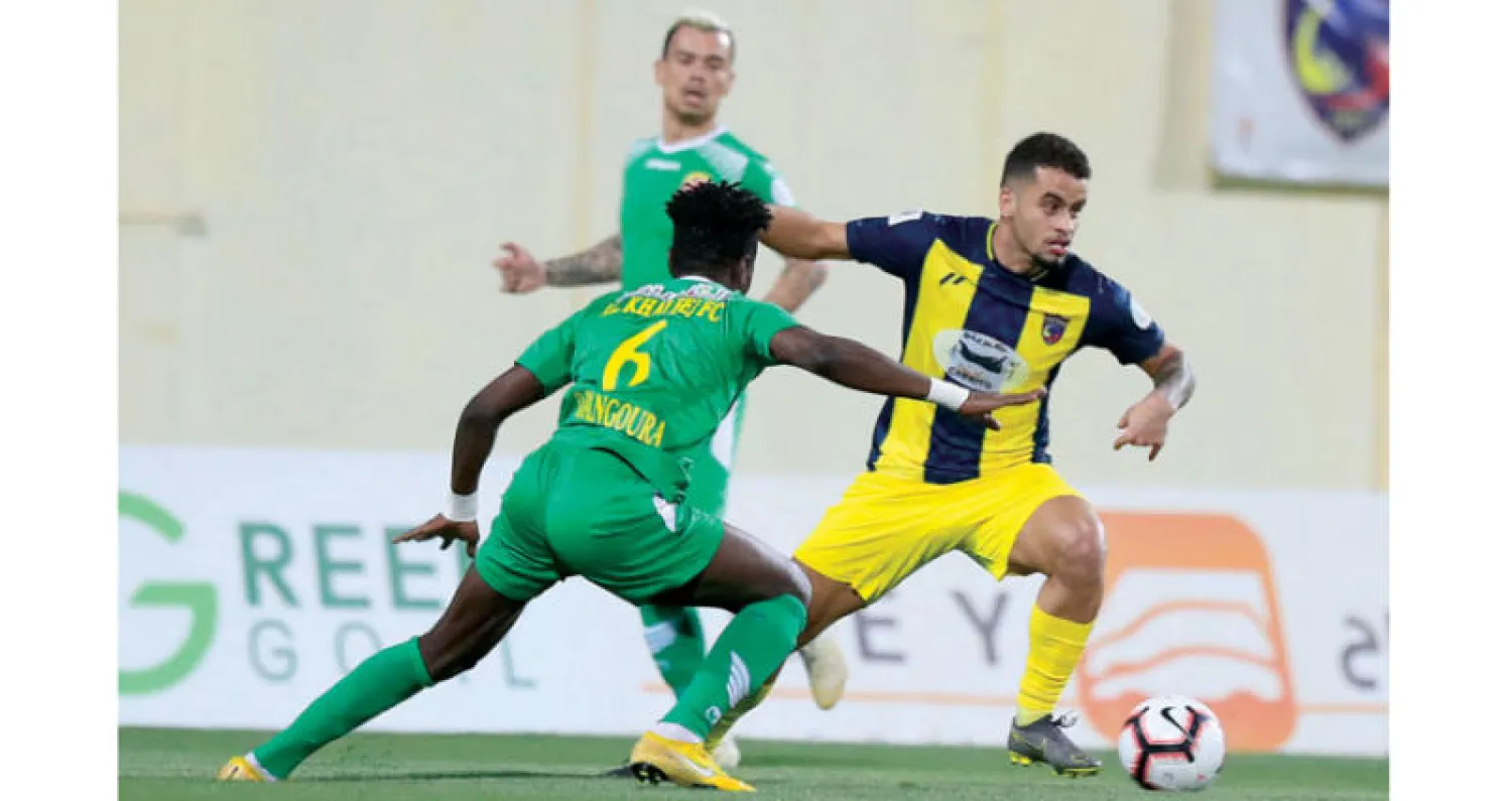 من مباراة الحزم أمام الخليج أول من أمس (تصوير: علي الظاهري)