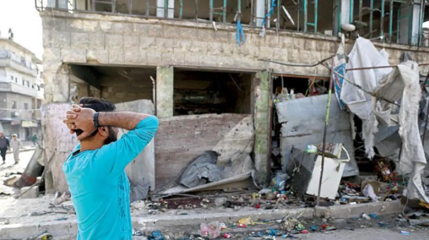 İdlib kırsalındaki Maaret el-Numan’da meydana gelen hava saldırılarının ardından (AFP)