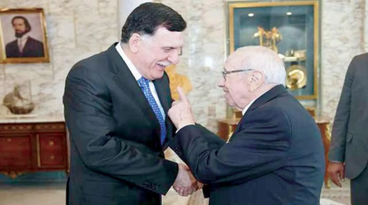 Tunus Devlet Başkanı Sibsi, 22 Mayıs’ta Kartaca’da Serrac ile bir araya geldi. (Tunus resmi televizyonu)