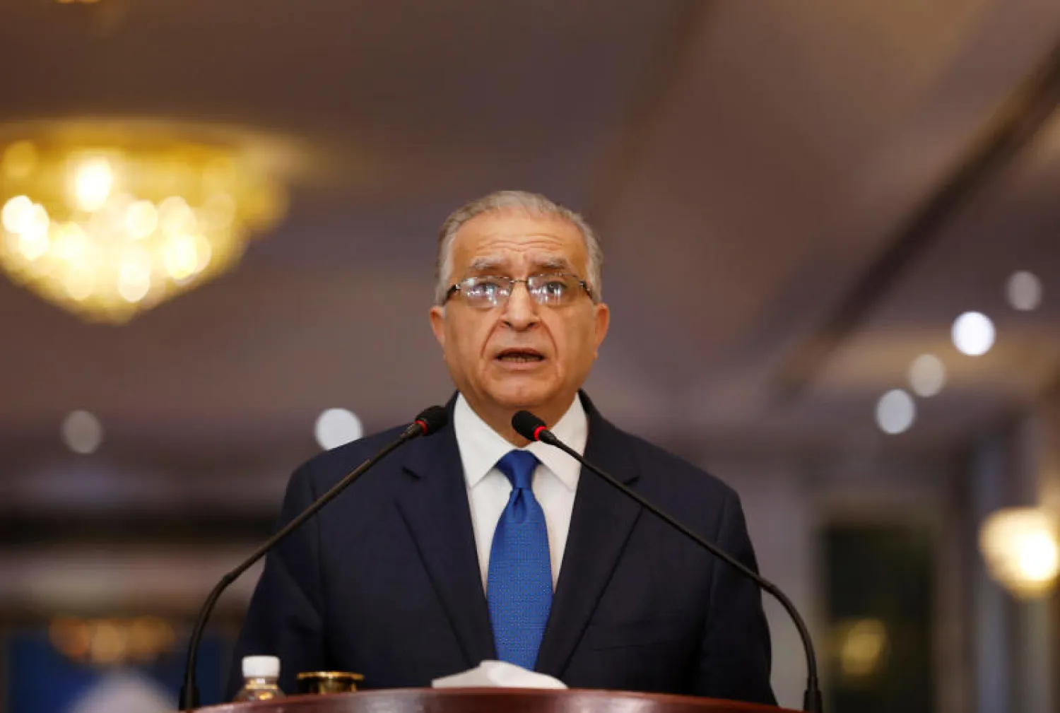 وزير الخارجية العراقي محمد علي الحكيم (رويترز)