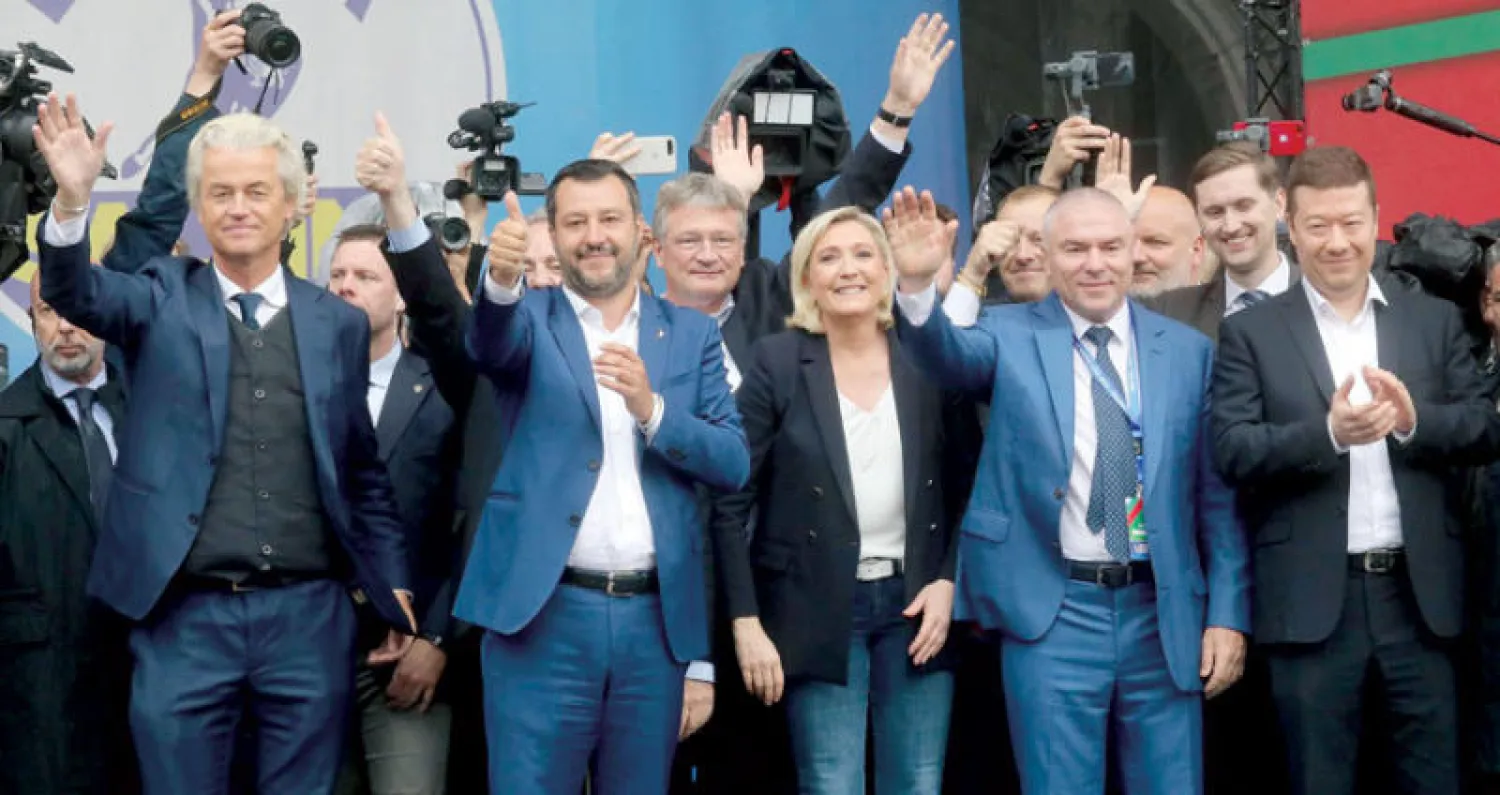 زعماء أحزاب يمينية وشعبوية أوروبية خلال تجمع في ميلانو الإيطالية هذا الشهر (إ.ب.أ)