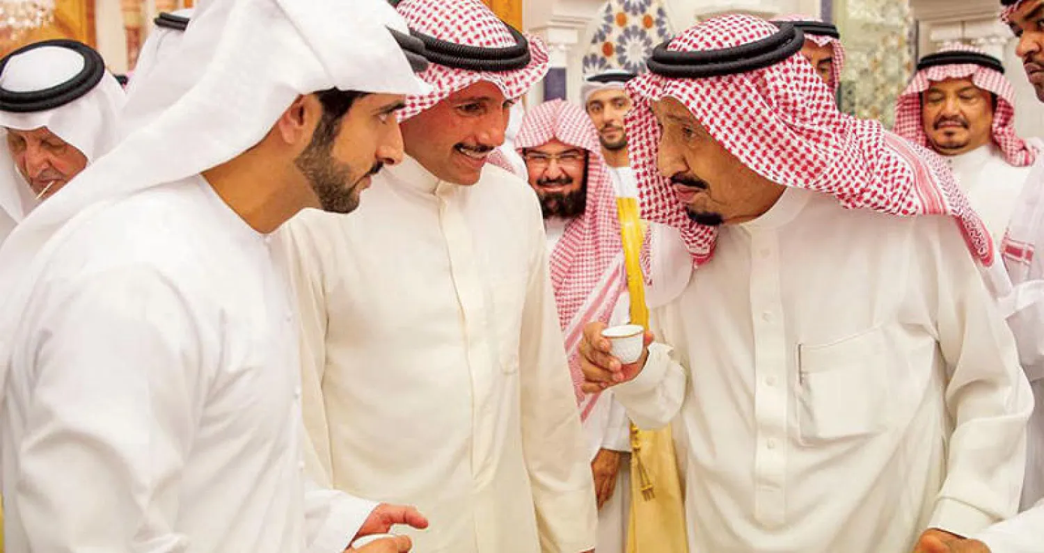 خادم الحرمين الشريفين في حديث مع ولي عهد دبي ورئيس مجلس الأمة الكويتي في قصر الصفا بمكة أمس ( واس)