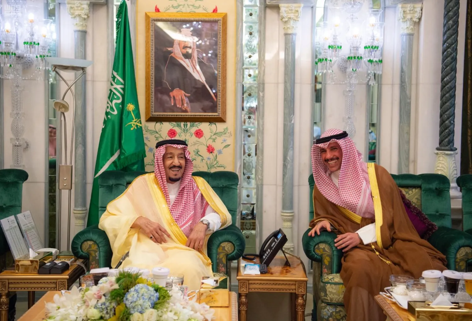 King Salman receives Kuwait National Assembly Speaker Marzouq al-Ghanim in Makkah. (SPA)