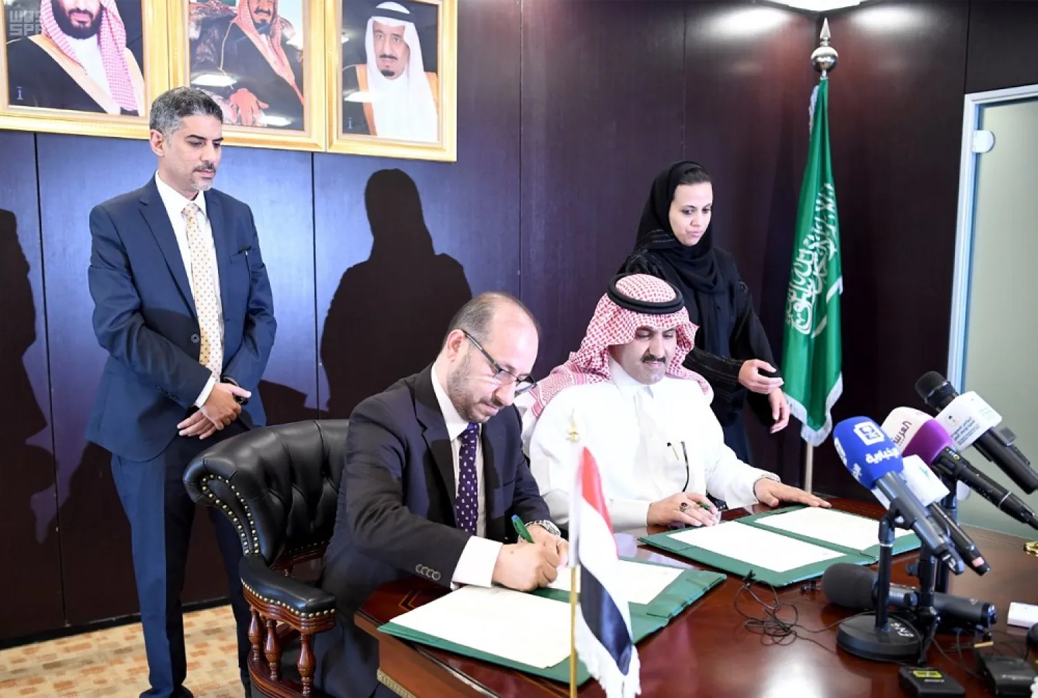 The Saudi Development and Reconstruction Program for Yemen signs a joint cooperation agreement on development and reconstruction in Yemen. (SPA)