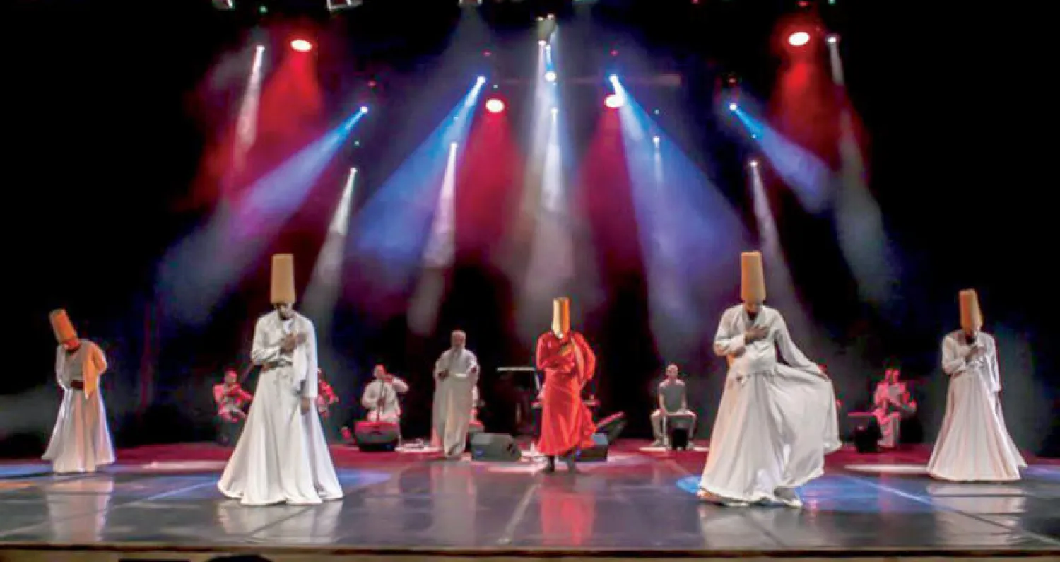 فرقة المولوية المصرية تلقى إعجاباً كبيراً من الجمهور