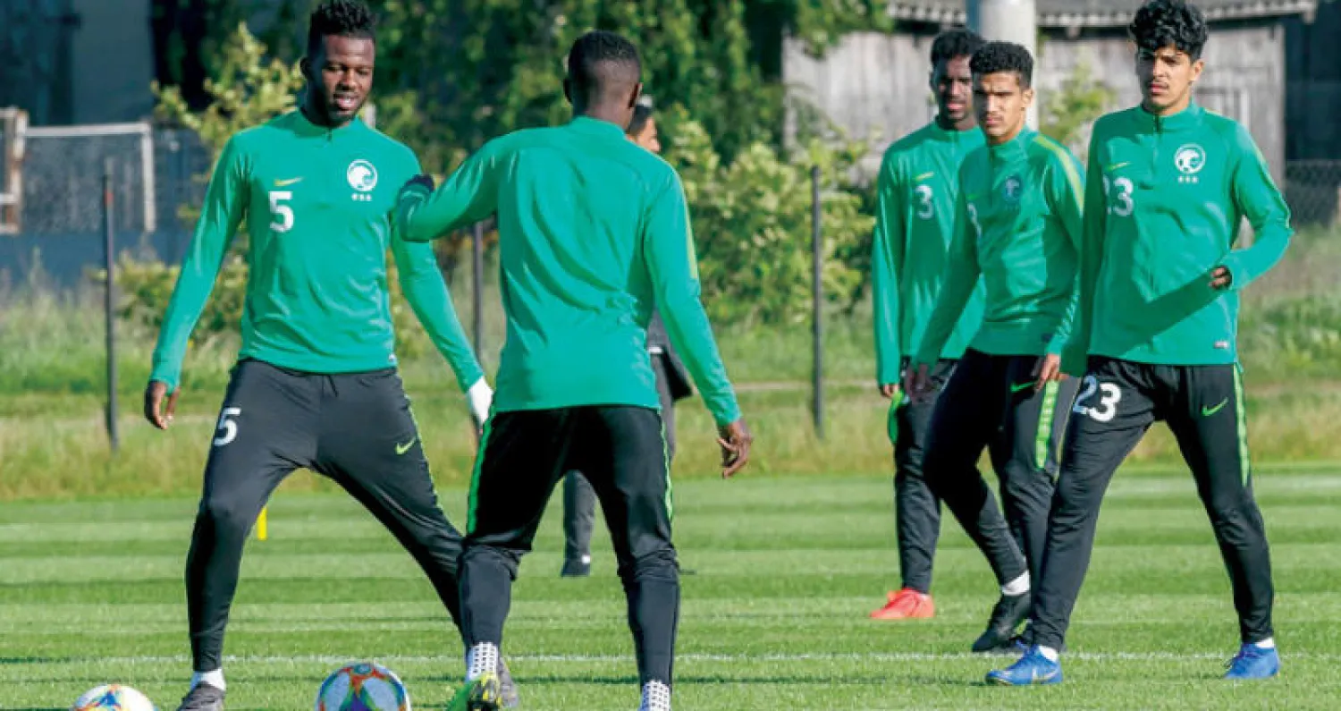 من تدريبات المنتخب السعودي استعدادا لمواجهة بنما اليوم (تصوير: علي خمج)