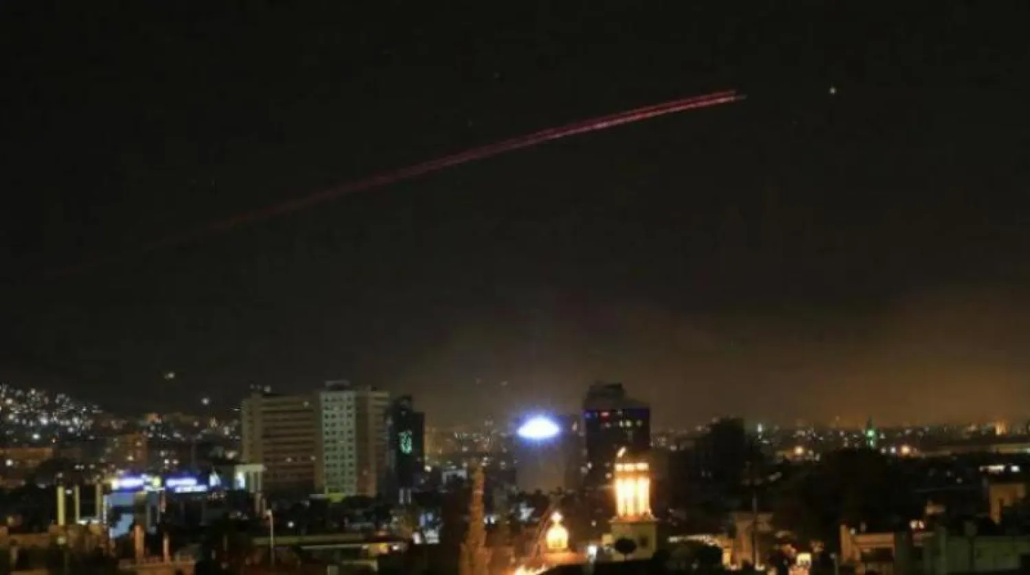 دفاعات النظام السوري الجوية استهدفت أجساماً مضيئة مقبلة من الأراضي المحتلة - أرشيفية (أ.ف.ب)