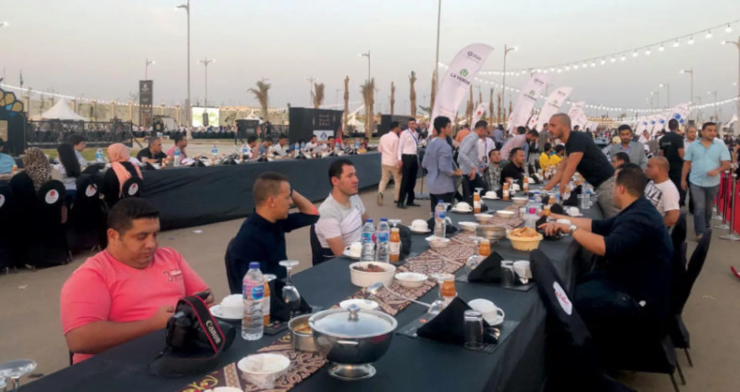 أطول مائدة إفطار بالعالم في العاصمة المصرية الجديدة