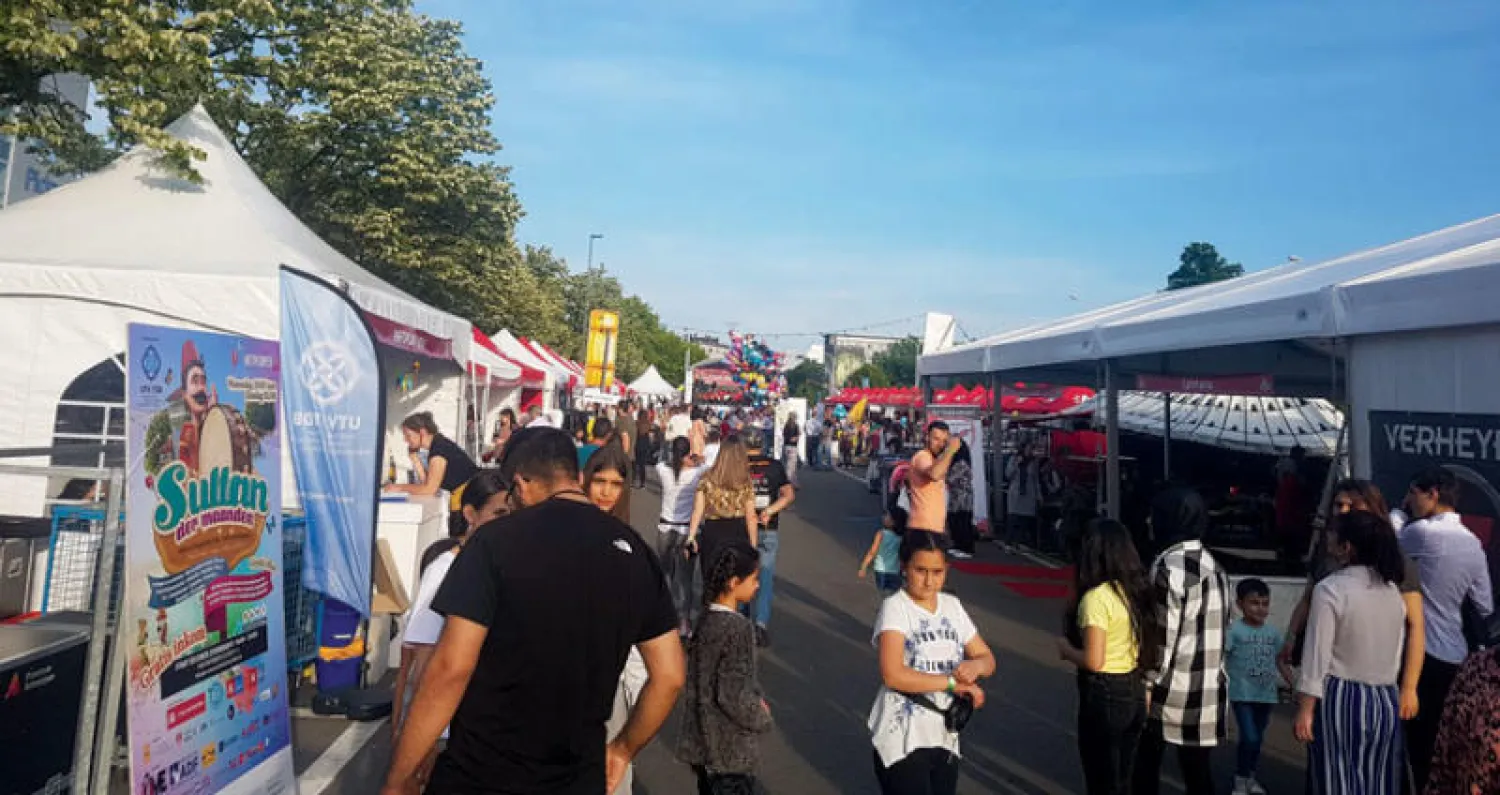 فعاليات مهرجان «سلطان الشهور» في بروكسل