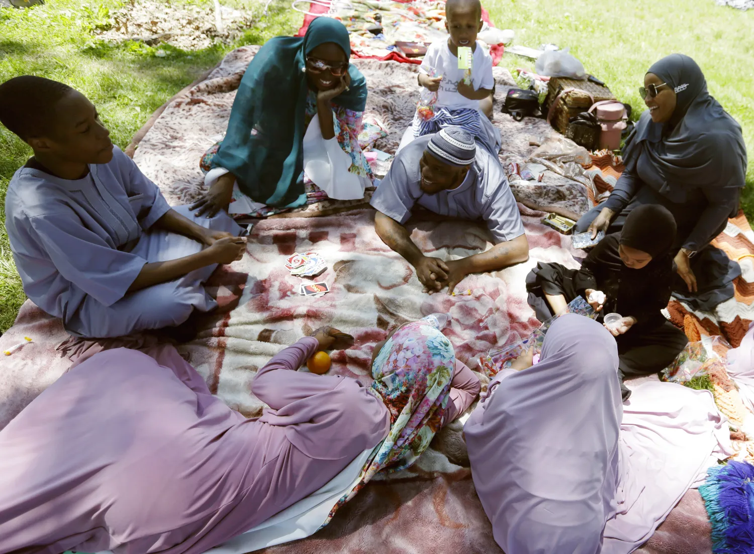 عائلة تحتفل بعيد الفطر في فيلادلفيا - أميركا (أ.ب)