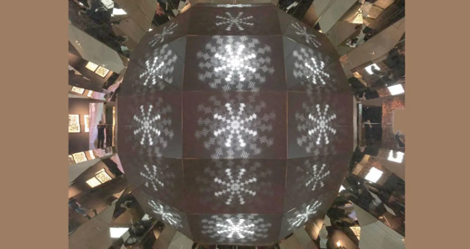 عمل الفنانة لولوة الحمود