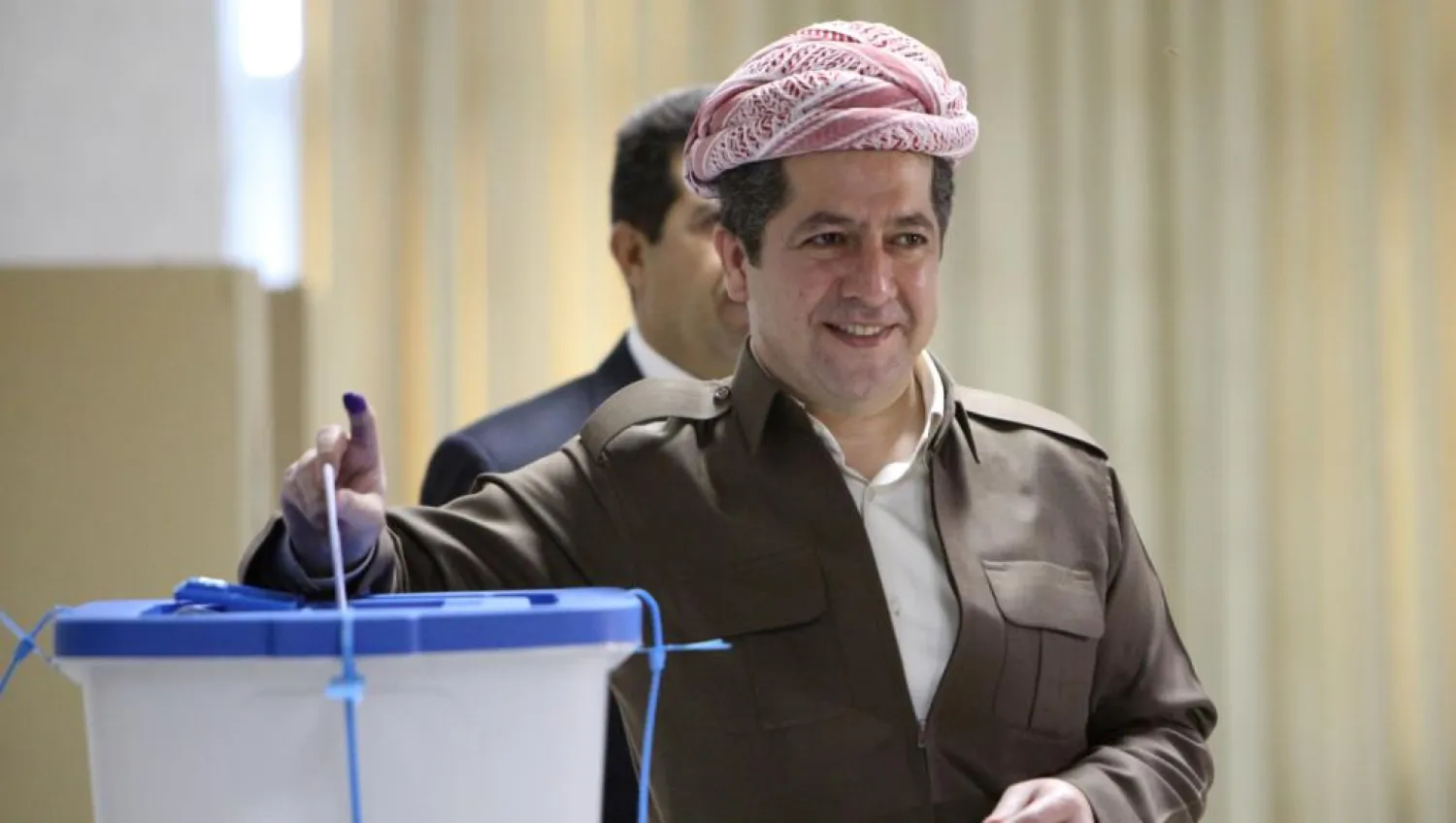 Masrour Barzani, head of the Iraqi Kurdish region's national Security Council, casts his vote during Kurds independence referendum in Erbil, Iraq September 25, 2017. REUTERS/Azad Lashkari/File Photo
ERBIL, Iraq 