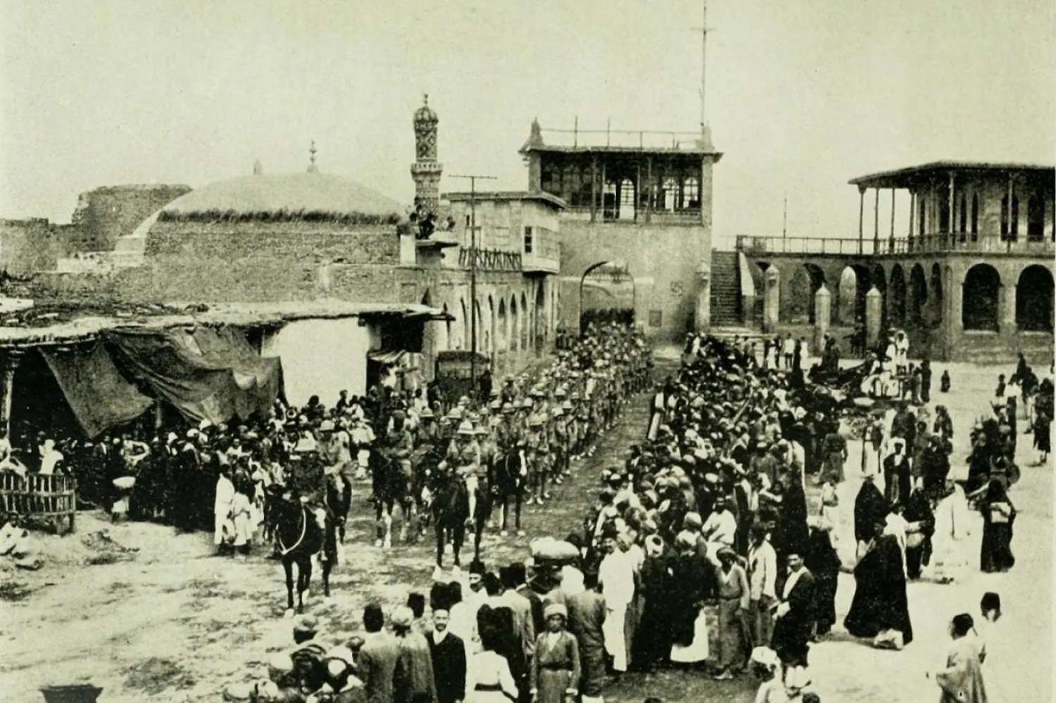1917 yılında İngiliz ordusunun Bağdat'a giriş anı (Wikipedia)