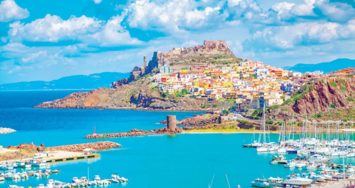 سردينيا... برّها الأماني وبحرها الأحلام