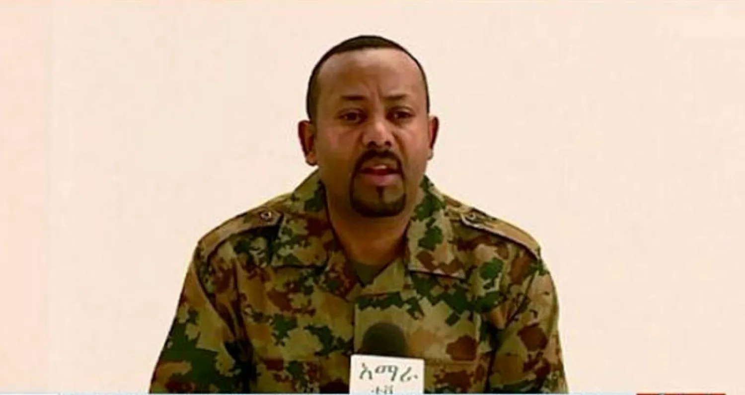 آبي أحمد معلناً في خطاب تلفزيوني إحباط محاولة الانقلاب (أ.ف.ب)