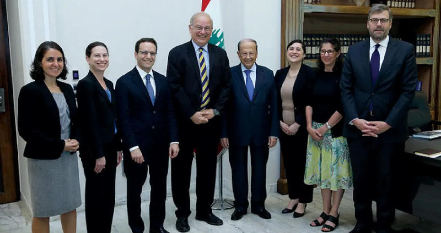 الرئيس ميشال عون مستقبلاً «مجموعة العمل الأميركية لدراسة الوضع في سوريا» أمس (الرئاسة اللبنانية)