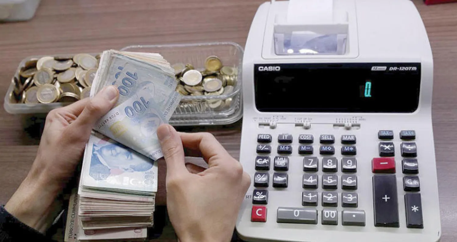 أظهرت بيانات المركزي التركي أن إجمالي الدين الخارجي قصير الأجل بلغ 120.6 مليار دولار (رويترز)