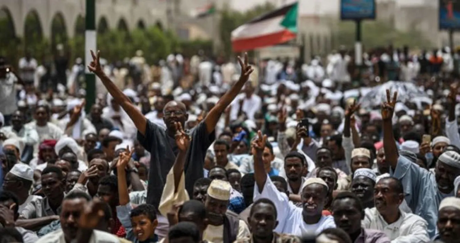 صورة أرشيفية من مظاهرات الخرطوم (أ.ف.ب)
