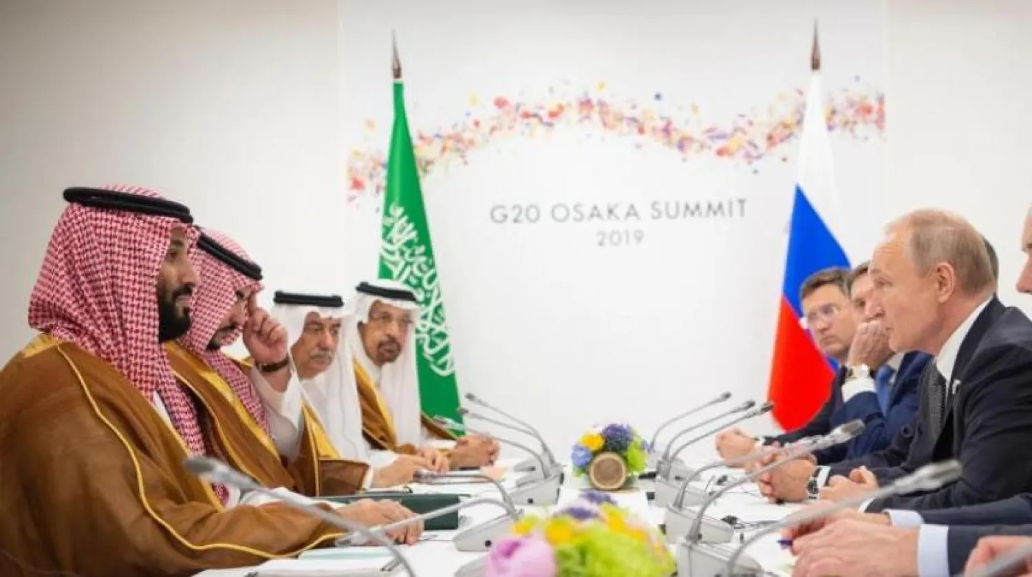 Rusya Devlet Başkanı ve Suudi Arabistan Veliaht Prensi Osaka’daki görüşmesinden bir kare (SPA)