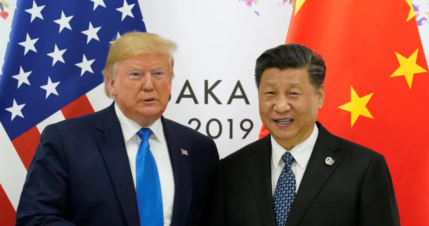 الرئيسان الأميركي دونالد ترمب والصيني شي جينبينغ خلال لقائهما على هامش اجتماعات قمة العشرين في أوساكا باليابان أمس (رويترز)