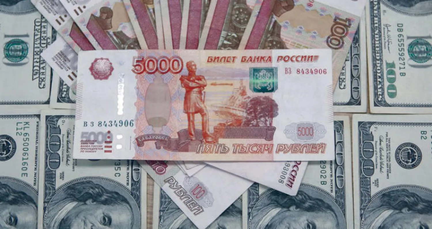 تكثف روسيا جهودها على أكثر من جهة لتعزيز المبادلات التجارية بالعملات الوطنية عوضا عن الدولار (رويترز)