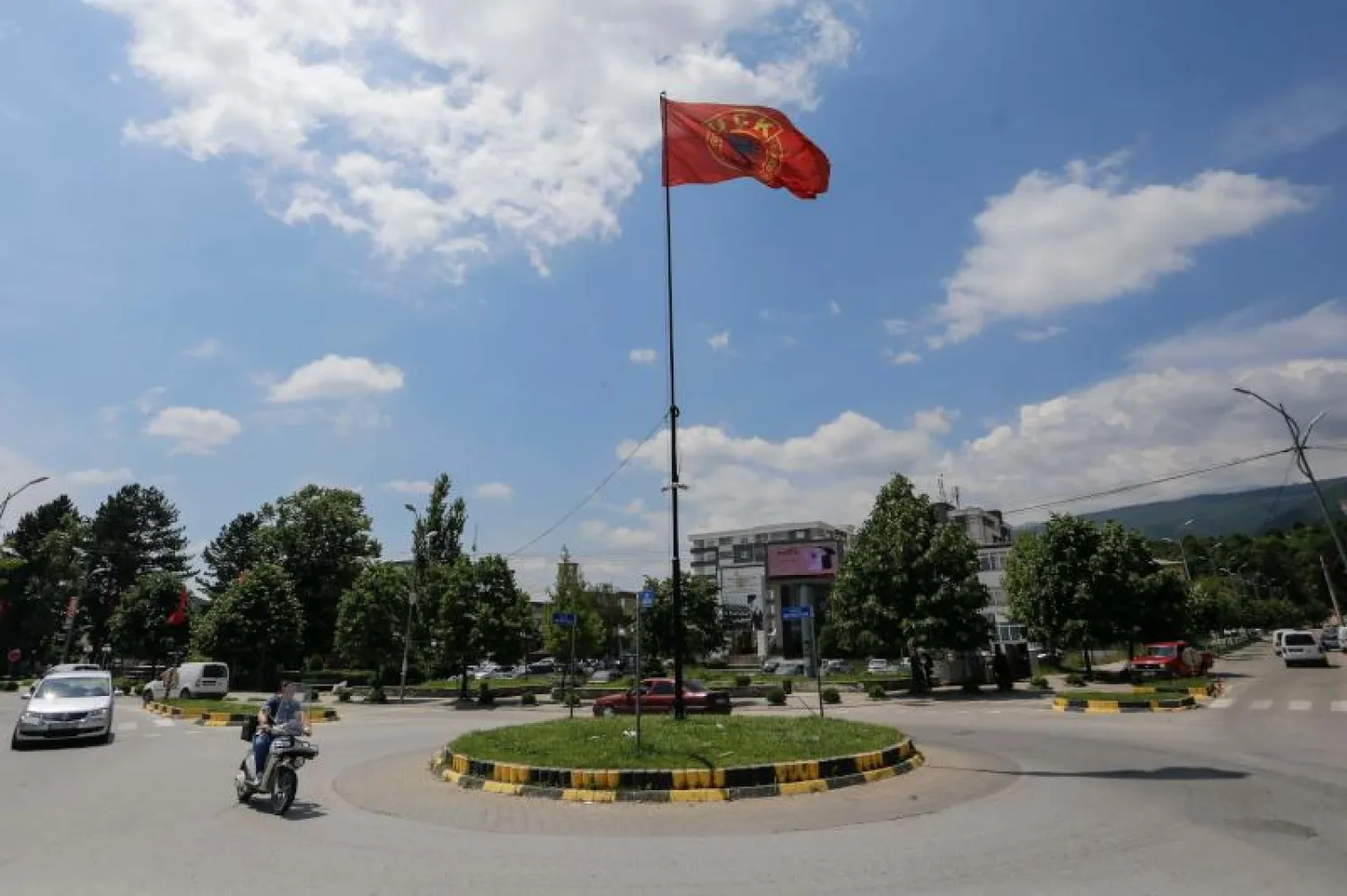 مدينة ديكان في كوسوفو (أ. ف. ب)