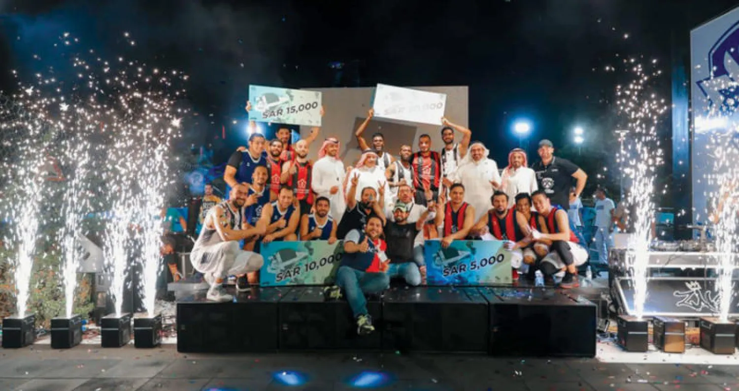 جانب من تتويج الأبطال (الشرق الأوسط)