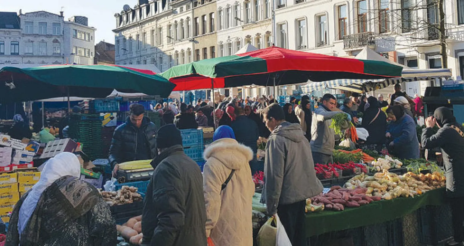 شرطة بروكسل تتهم بلجيكية بنشر الكراهية عقب اعتدائها على مسلمة محجبة في الشارع