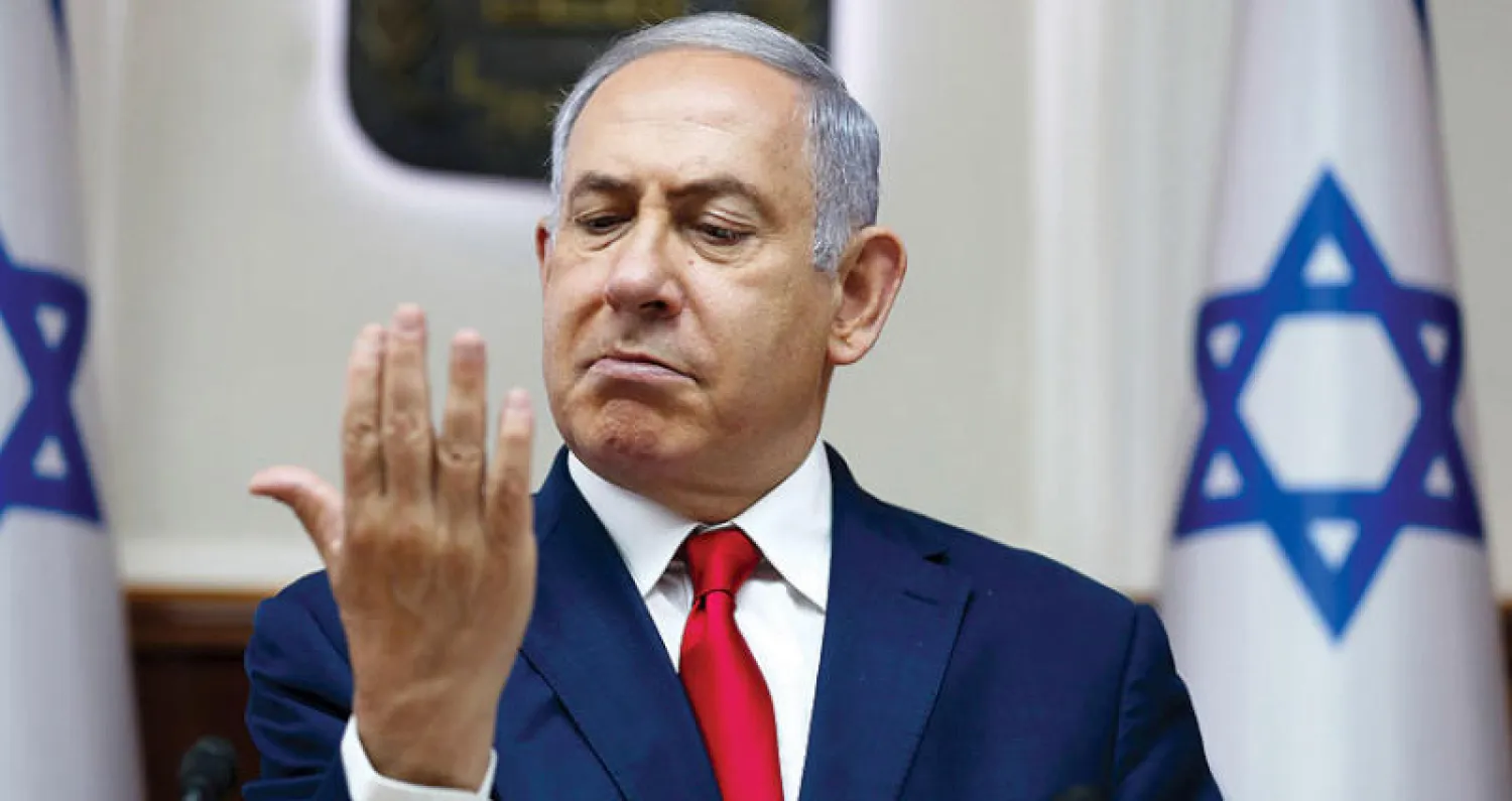 رئيس الوزراء الإسرائيلي في الاجتماع الأسبوعي للحكومة أمس (رويترز)