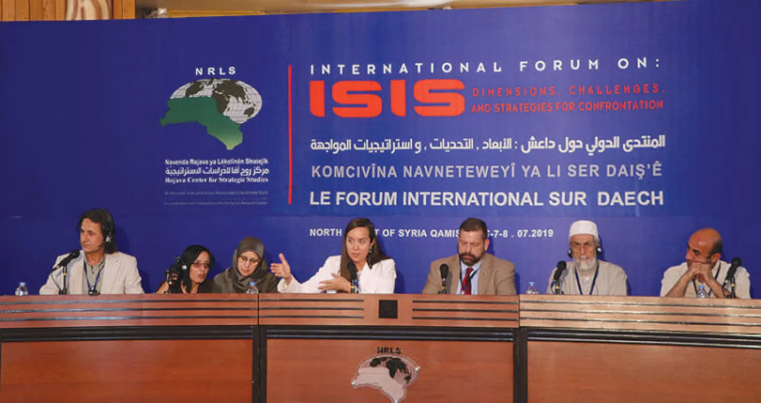 إحدى جلسات المنتدى شرق سوريا (الشرق الأوسط)