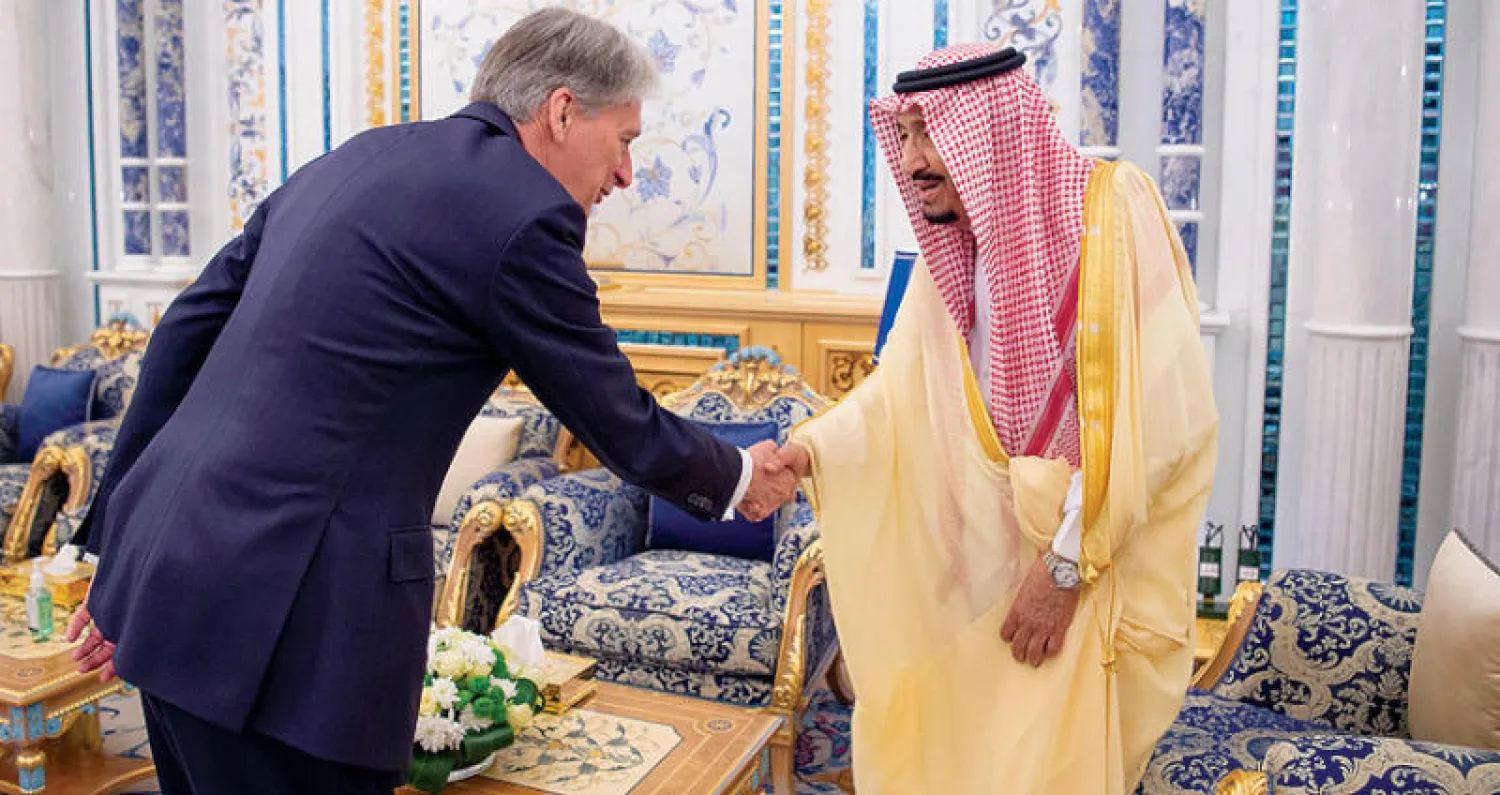 خادم الحرمين الشريفين يناقش التهديدات الإيرانية مع وزير الخزانة البريطاني