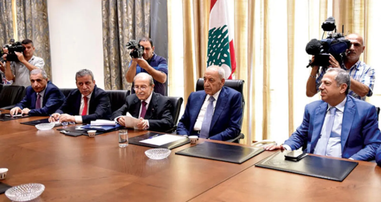 الرئيس نبيه بري خلال لقائه مع النواب أمس (الوكالة الوطنية)