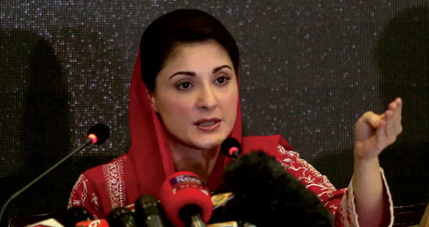 مريم نواز شريف أطلعت والدها في سجنه في لاهور على تفاصيل ما بثته من شريط اعتراف القاضي أرشد ملك (أ.ب)