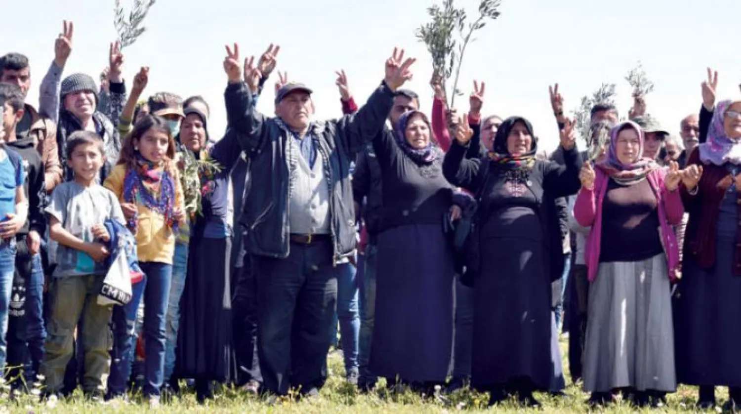 Afrin'den Şahba bölgesine göç eden insanlar (Şarku'l Avsat)