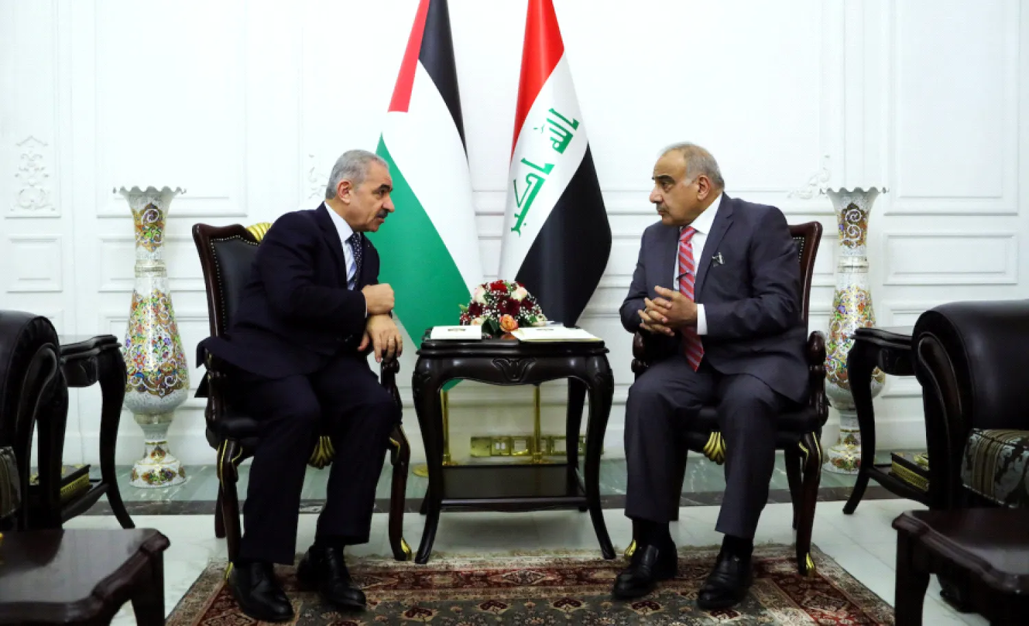 Iraqi Prime Ministre Adel Abdul Mahdi receives his Palestinian counterpart in Baghdad. (WAFA)