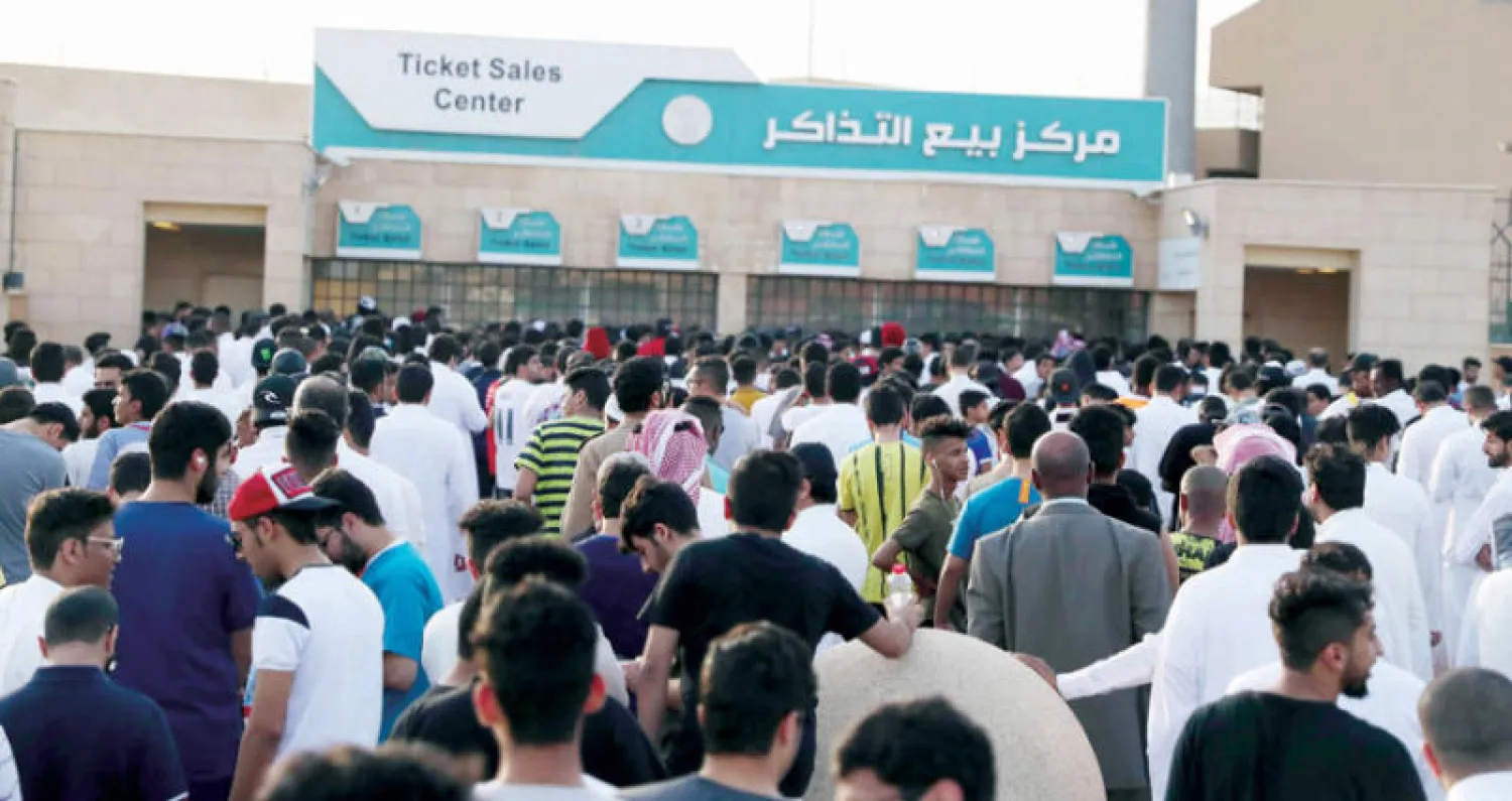 الجماهير الرياضية السعودية ستتزاحم على المدرجات لضخ الأموال في خزائن أنديتها (تصوير: بشير صالح)