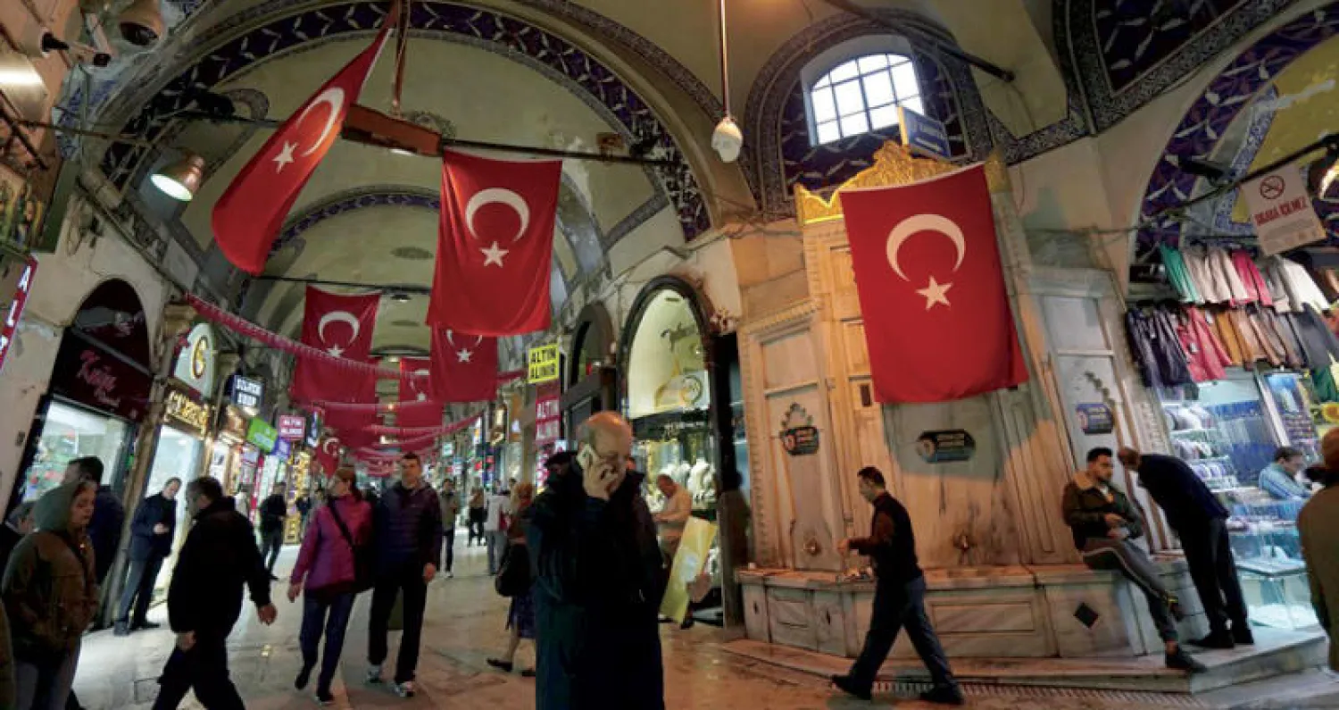 الحكومة التركية في أزمة للالتزام بسداد مبلغ 175 مليار دولار من الديون الخارجية قصيرة الأجل خلال أقل من عام (رويترز)