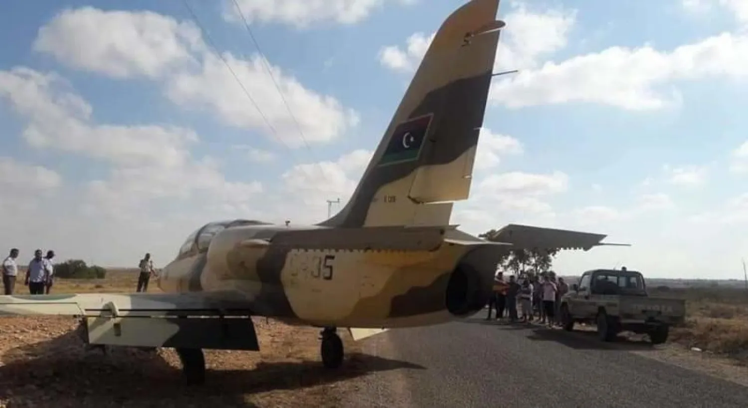 صور تداولها نشطاء «تويتر» للطائرة بعد هبوطها في تونس