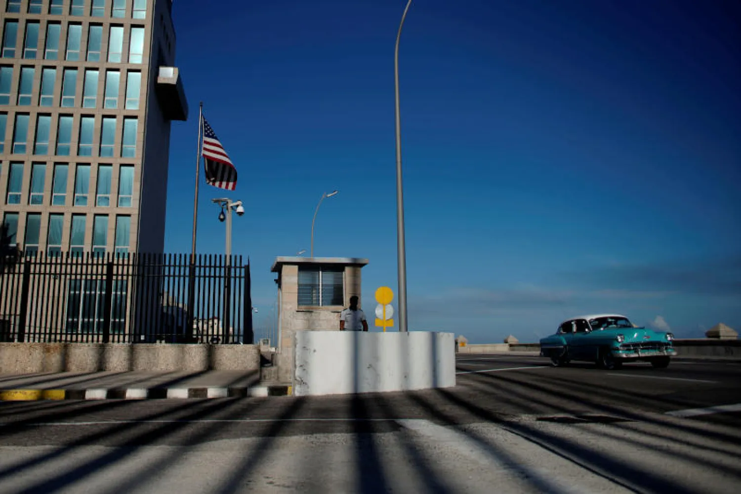 تصوير بالرنين المغناطيسي يظهر الفرق بين أدمغة الدبلوماسيين الأميركيين ومجموعة مقارنة (أ.ب)
السفارة الأميركية في كوبا (رويترز)