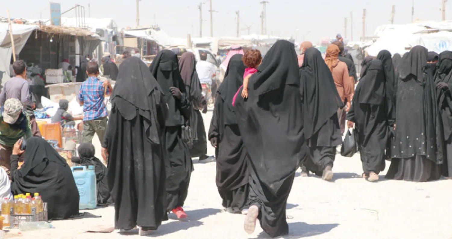 سوق في مخيم الهول شمال شرقي سوريا (الشرق الأوسط)