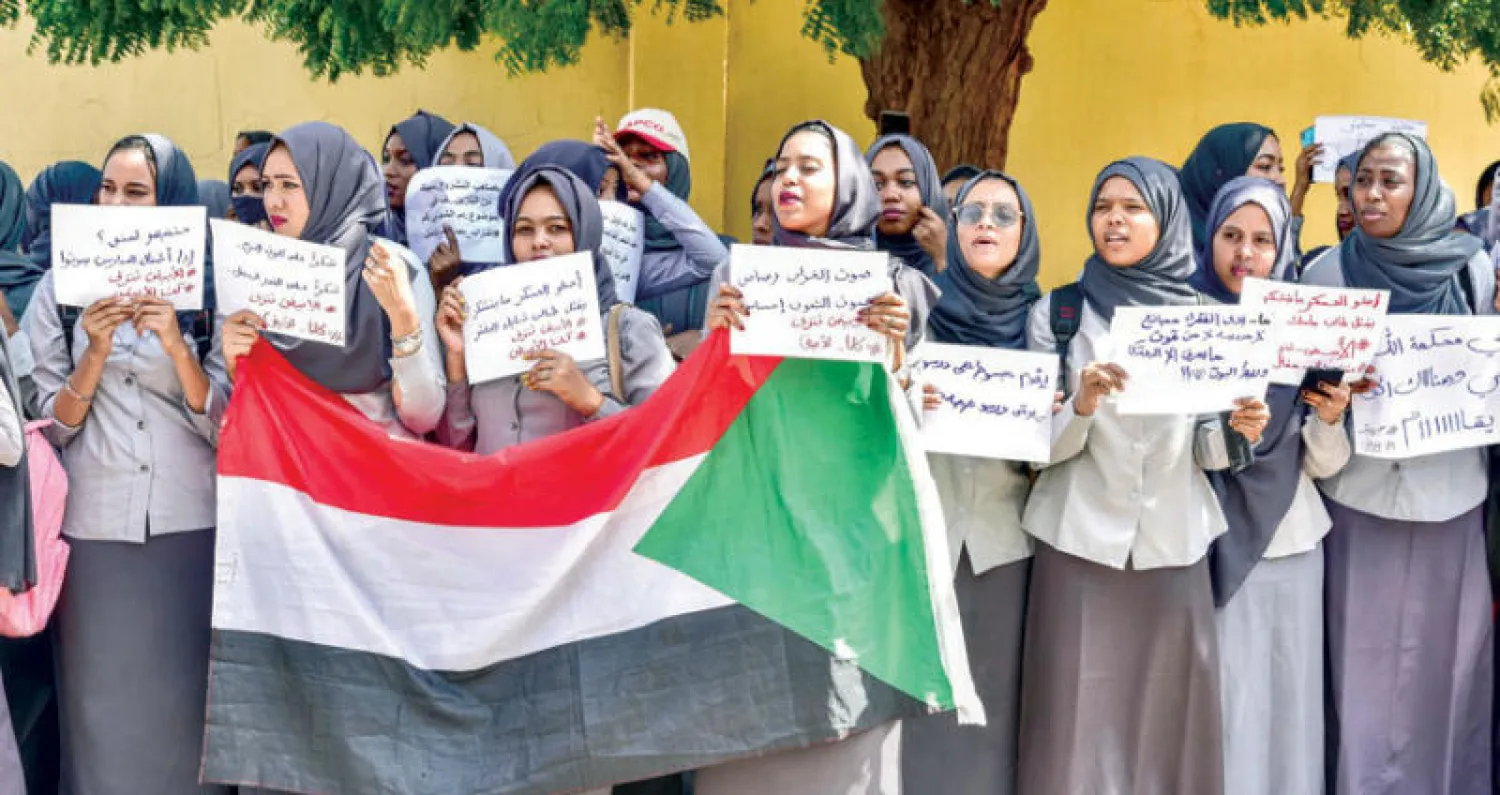 جانب من احتجاجات الطلاب في العاصمة الخرطوم أمس (تصوير: أحمد مصطفى)