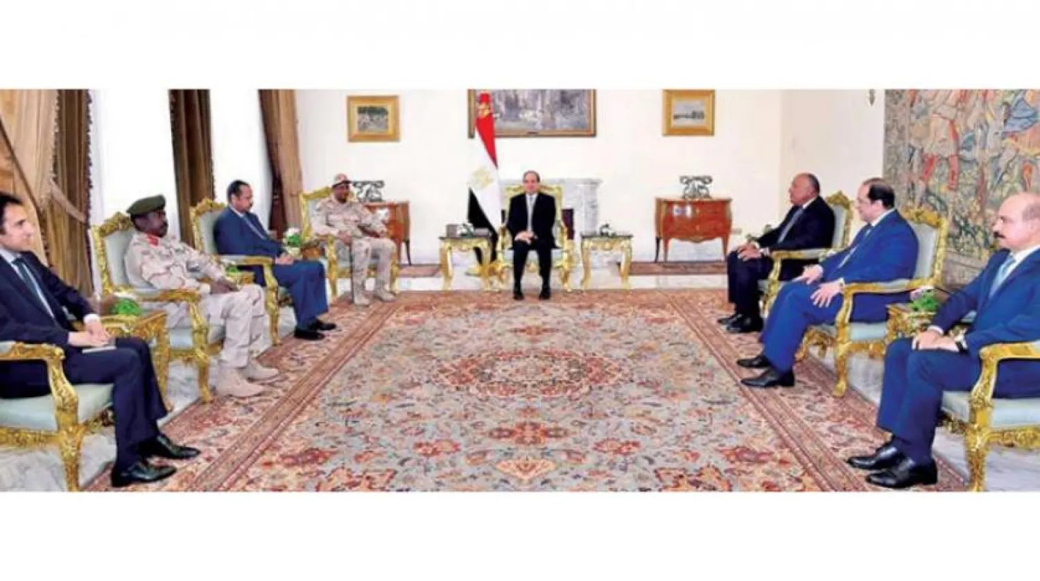 Mısır Cumhurbaşkanı Abdulfettah Sisi ile AGK Başkan Yardımcısı Hamideti görüşmesinden bir kare (Mısır Cumhurbaşkanlığı)
