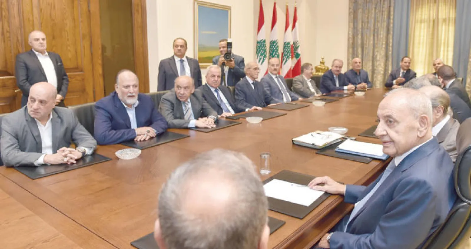 الرئيس نبيه بري خلال اجتماعه مع النواب أمس (موقع مجلس النواب)