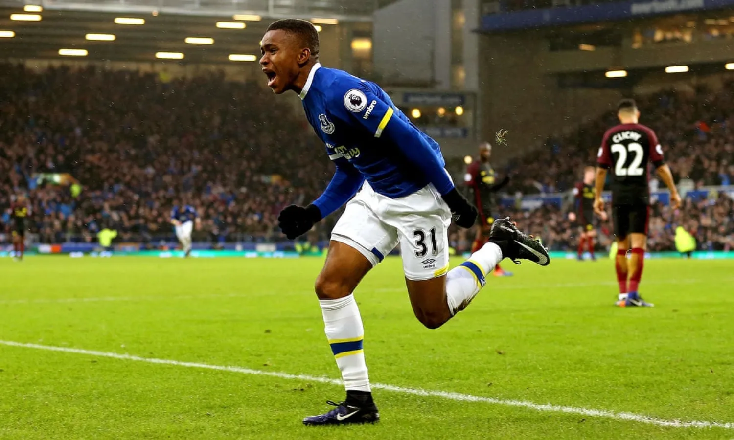 Ademola Lookman celebrates after scoring on his Everton debut against Manchester City. | Matt McNulty/JMP/Shutterstock