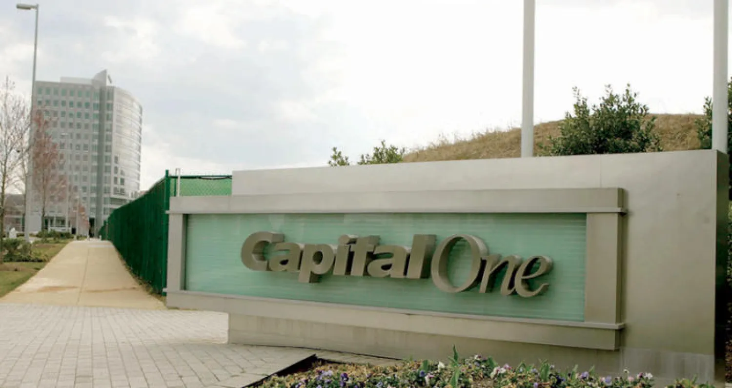 مهندسة برمجيات في سياتل كانت تعمل في «أمازون» اخترقت «كابيتال وان» من خلال ثغرة أمنية في برنامج الحماية