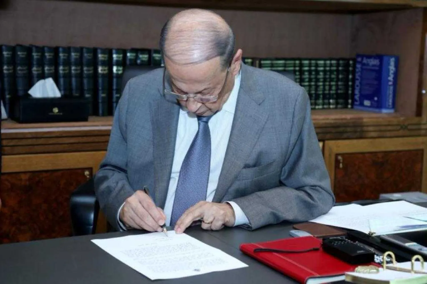 President Michel Aoun signs the 2019 state budget on Wednesday (NNA)